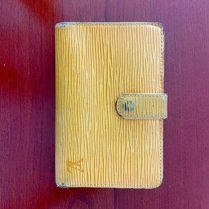 Louis Vuitton medium-size Epi yellow leather Alexandra wallet